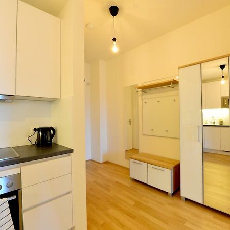 Self-Check-In With View & Free Parking Apartment Wina Bagian luar foto